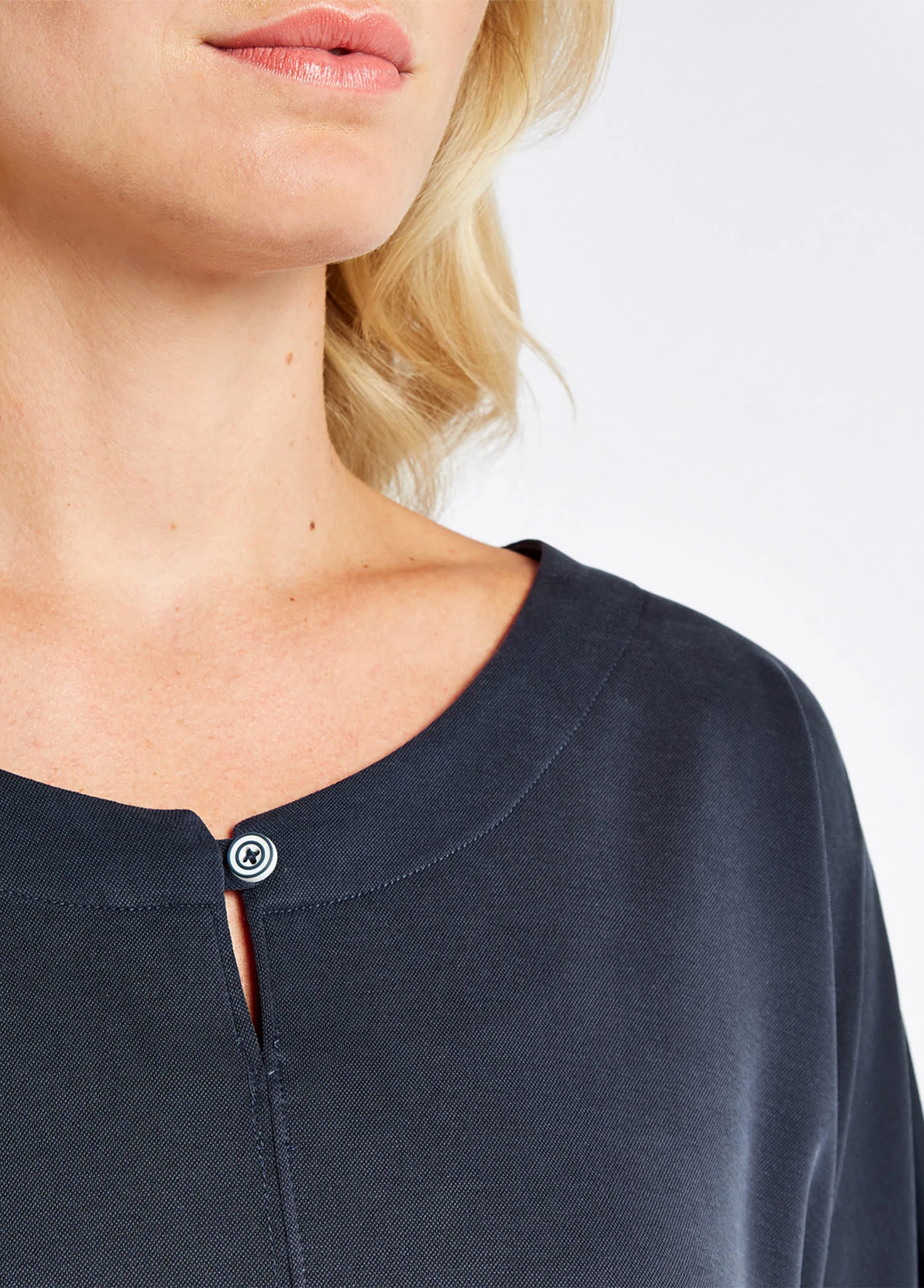 Mountlucas 3/4 sleeve Top - Navy - Image 4